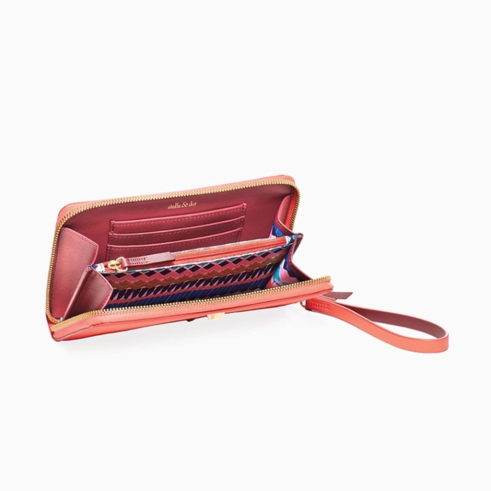 Stella and Dot Tiburon Tech wallet